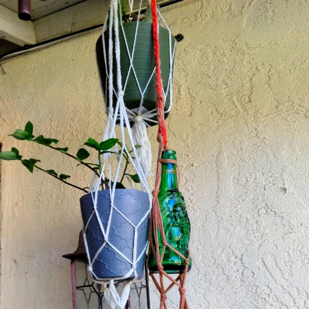 HANGING PLANTER